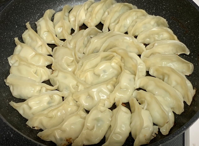 冷凍餃子